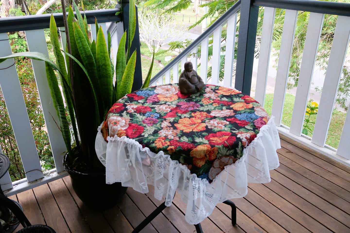 Customer photo review of Retro Blossoming Table Cloth