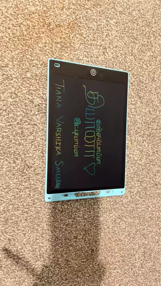 Customer photo review of Montessori SketchPad™- Tavoletta da Disegno LCD