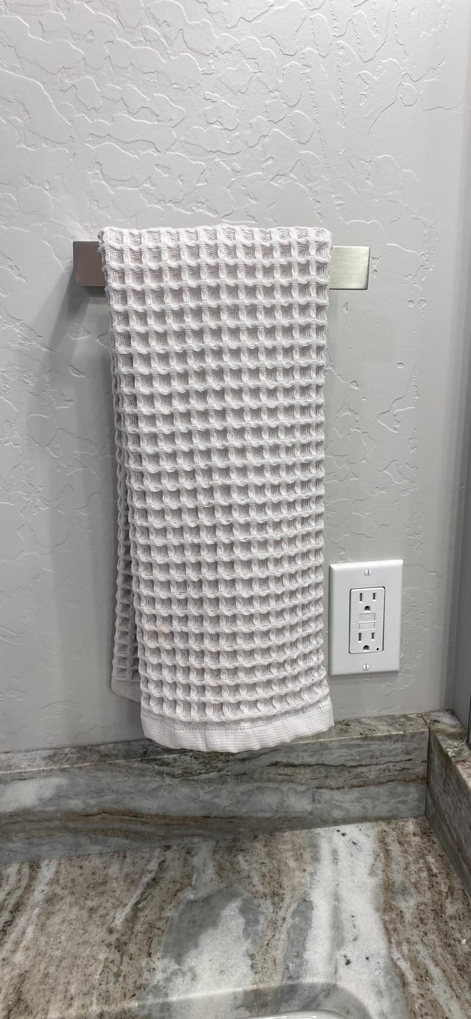 Customer photo review of Geiranger – 4-Piece Wall-Mounted Bathroom Accessories Set
