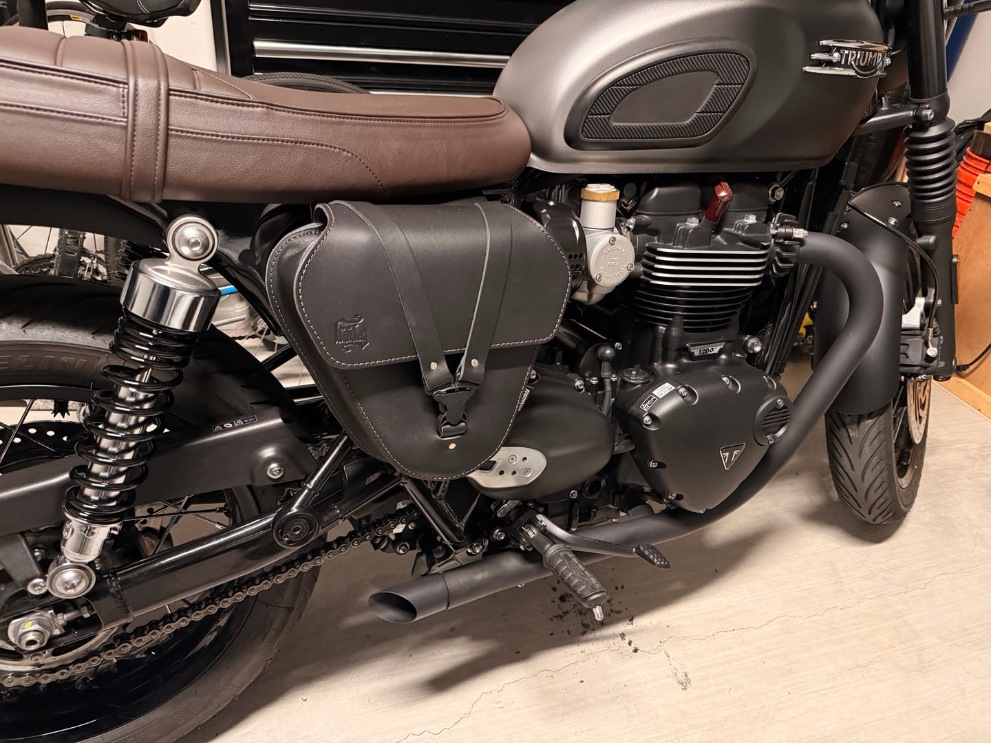 Customer photo review of Triumph Side Cover Solo Bag - TSB04