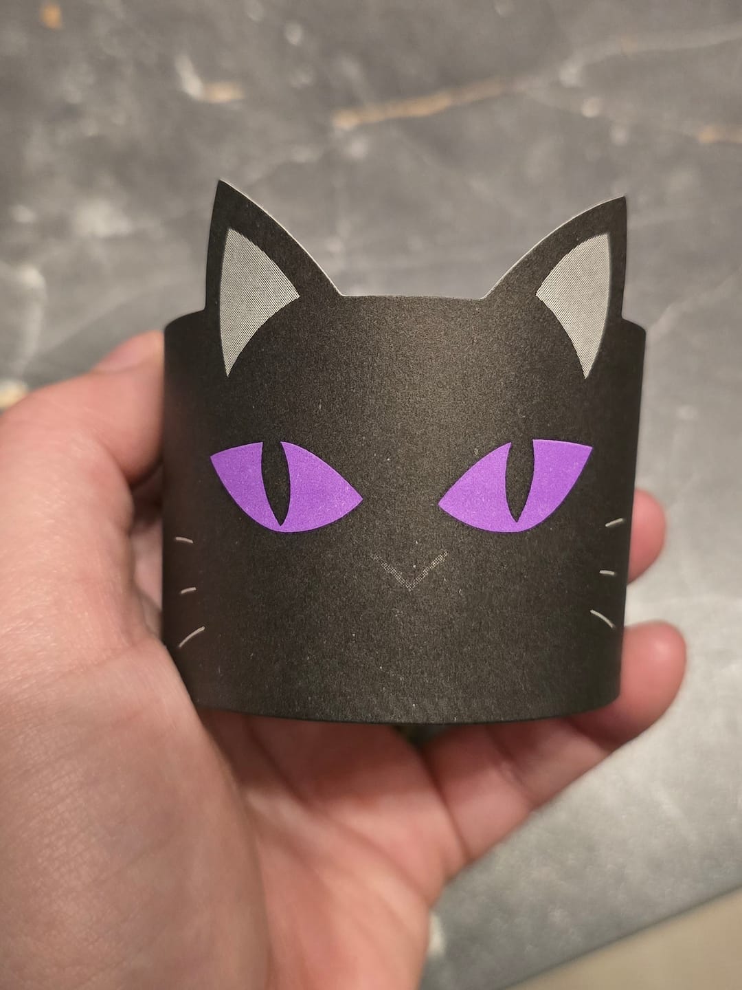 Customer photo review of Halloween-Cupcakeförmchen mit schwarzer Katze – 12er-Set