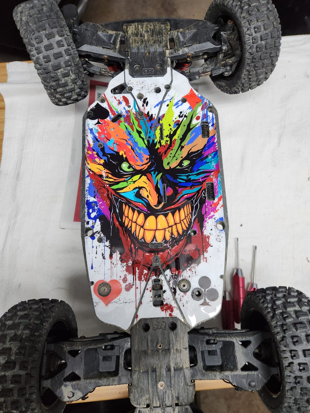 Customer photo review of MOJAVE 4S "JOKER CARD" chassis protector skin
