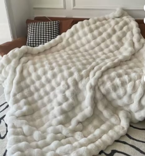 Customer photo review of Cuddle – Premium Kunstfell-Decke