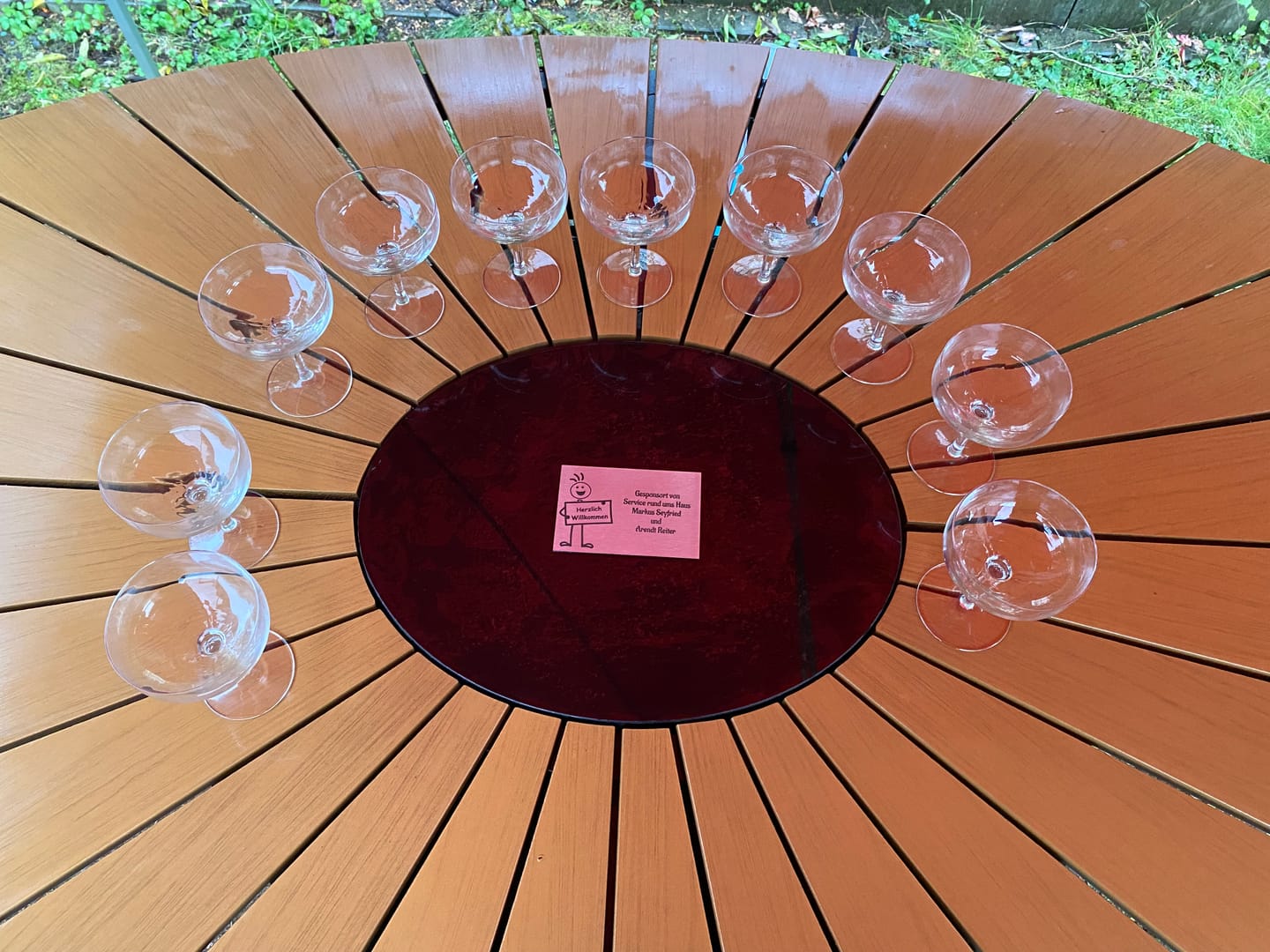 Customer photo review of V2A Edelstahlschild in verschiedenen Größen, mit Motiv Herzlich Willkommen, individuell personalisierbar.