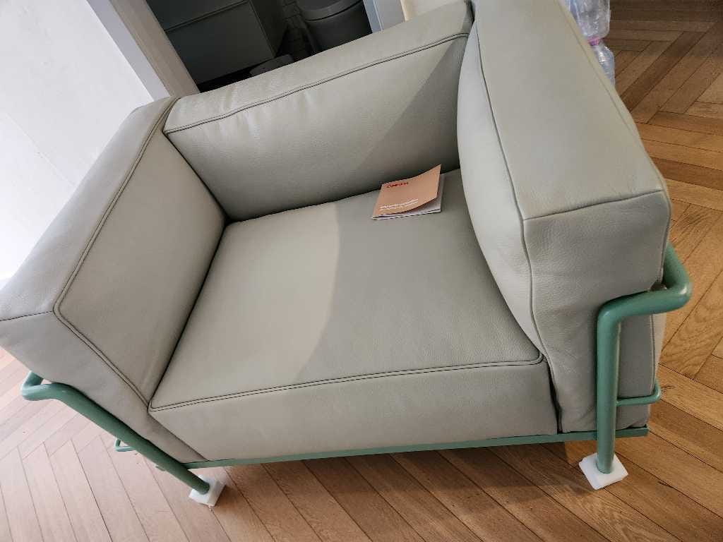 Customer photo review of LC3 - 레더 암체어