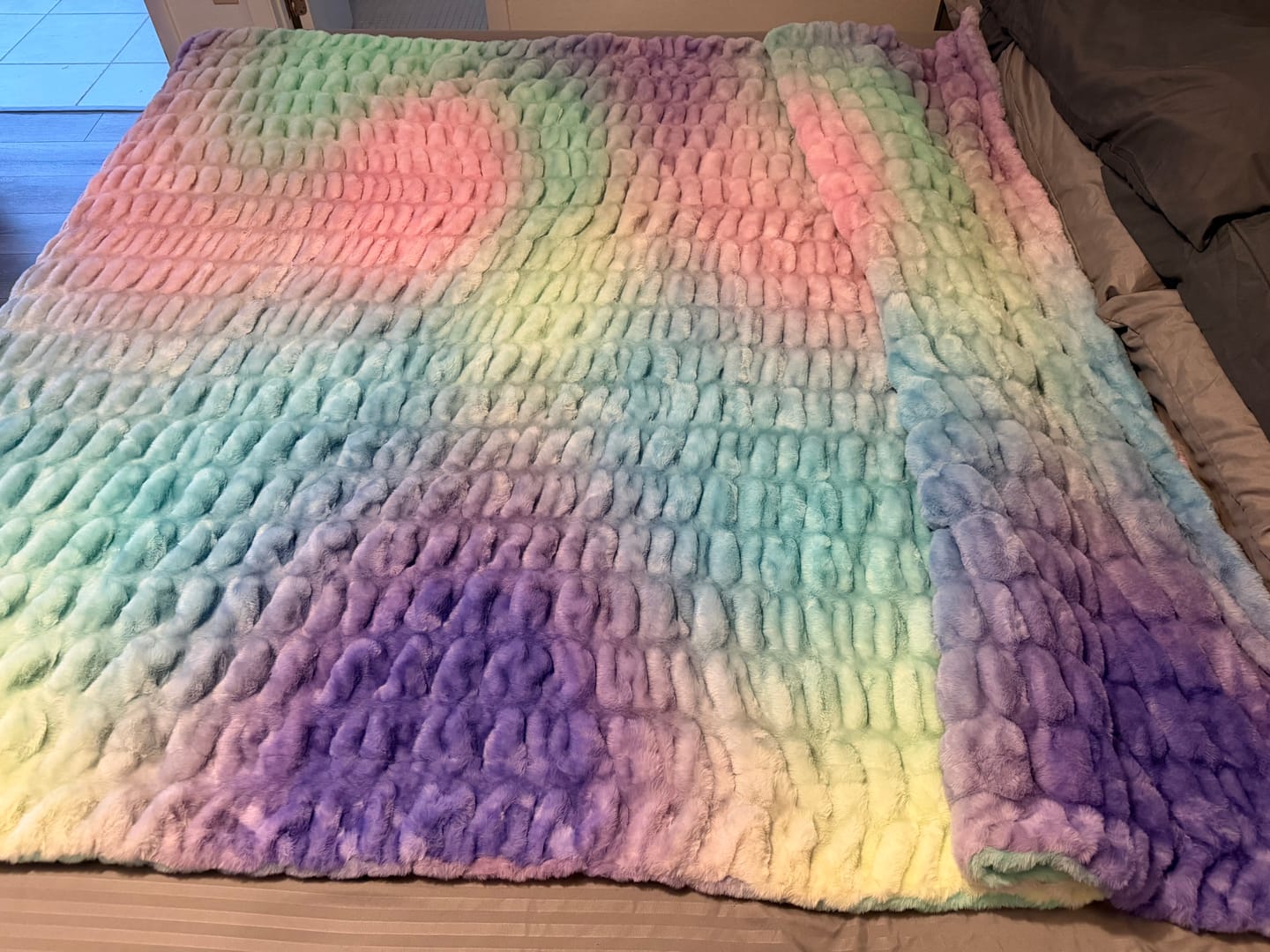 Customer photo review of Hugs Aurora Blanket