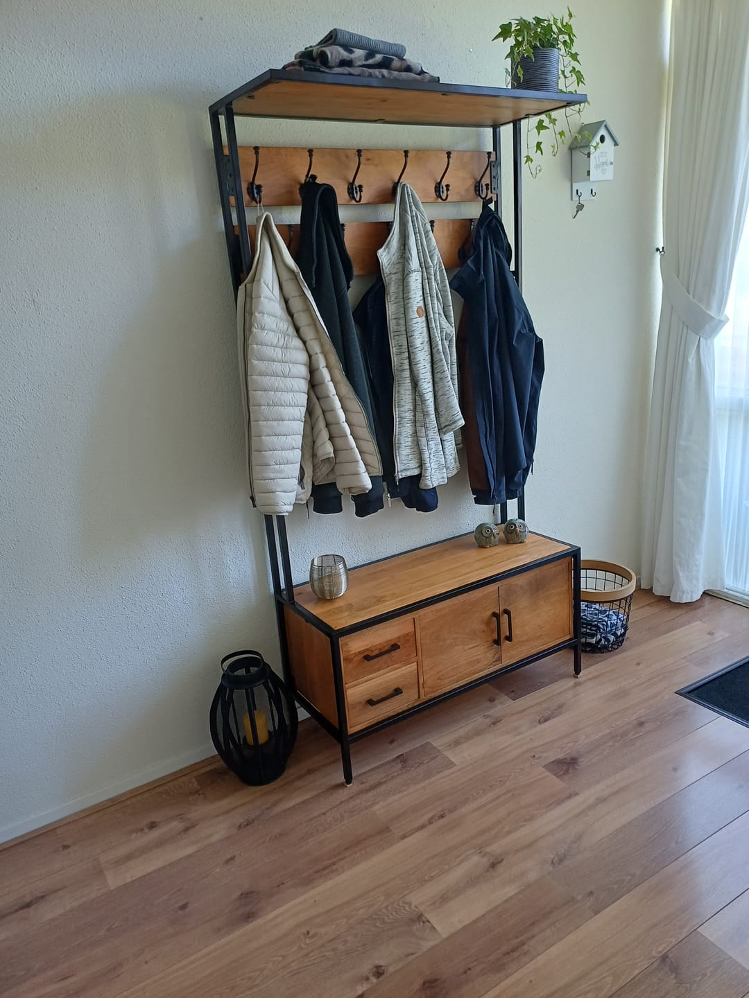 Customer photo review of Garderoberek XL Industrieel Design | Mangohout en Staal | 100x40x190cm