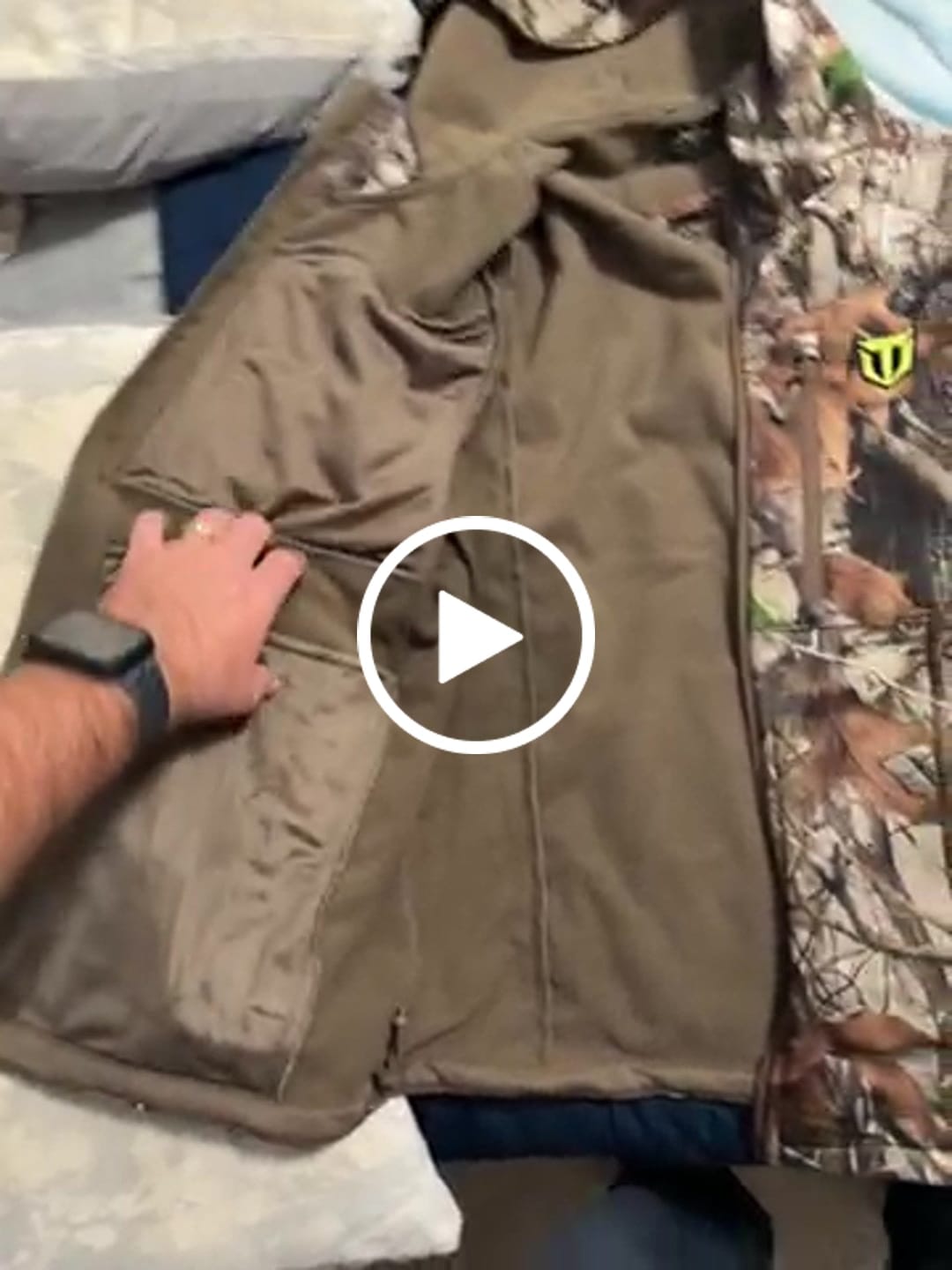 Customer video review of Men's Hunting Clothes,Silent Water Resistant Camo Hunting Suits