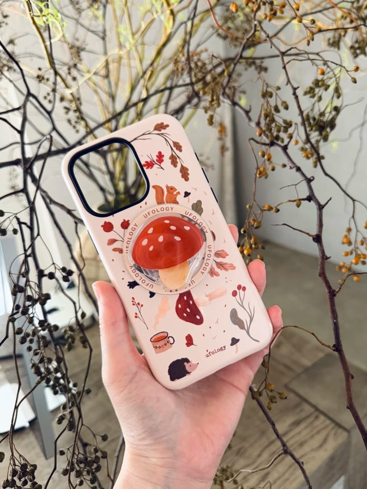 Customer photo review of Ufology Mantar Standlı Premium Manyetik iPhone Kılıfı