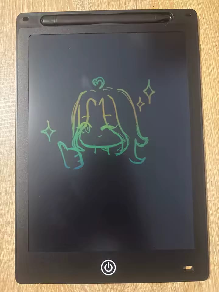 Customer photo review of Montessori SketchPad™- Tavoletta da Disegno LCD