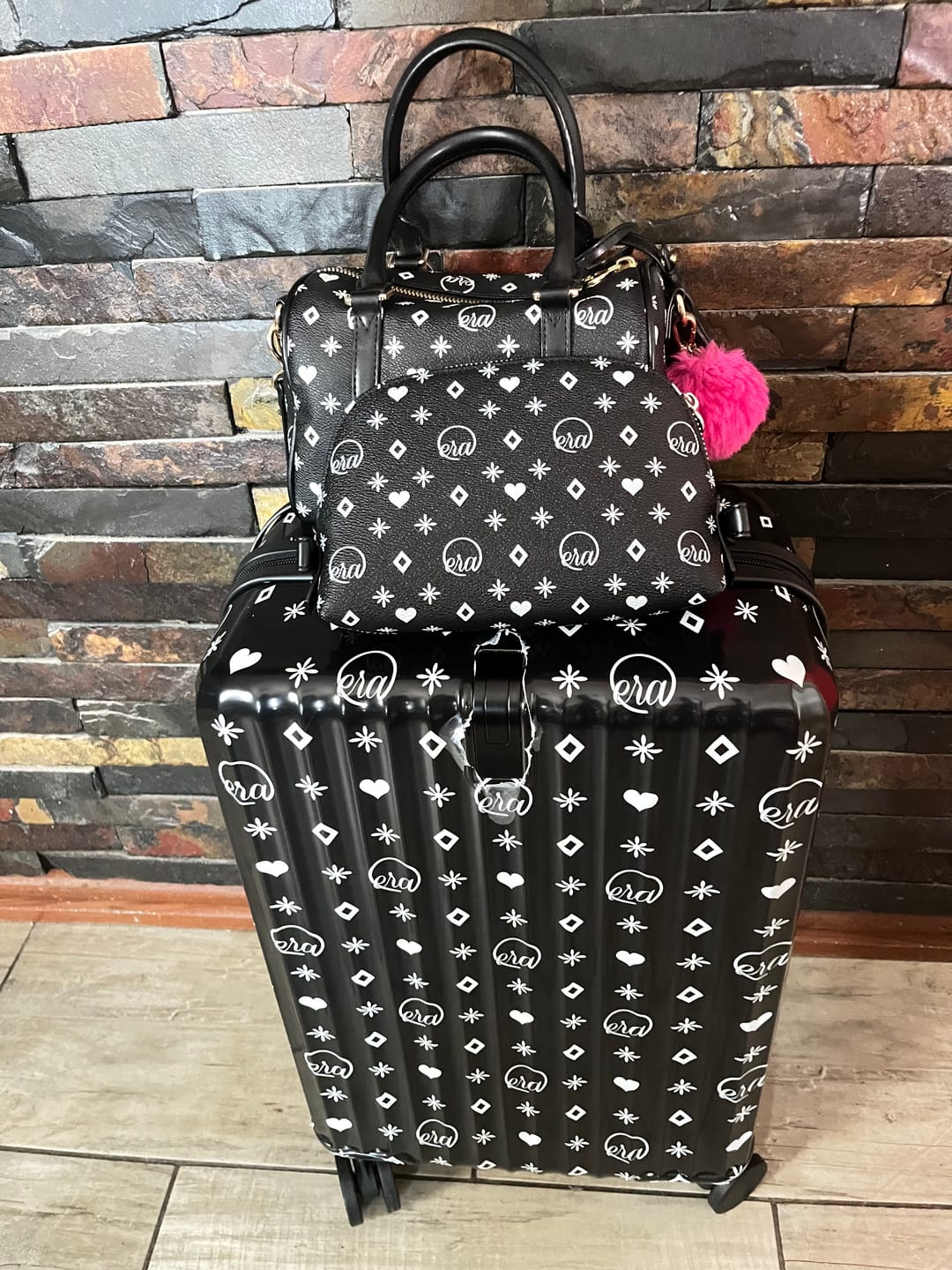 Customer photo review of Era Go Getter Bag & Carry On Troller Case