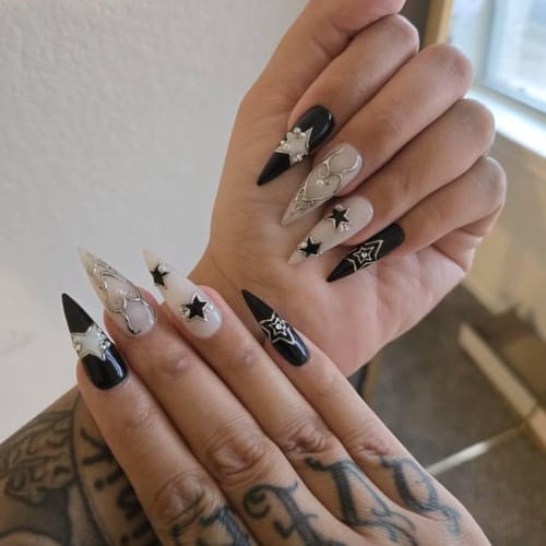 Customer photo review of Chrome Rebellion Reusable Press On Nails