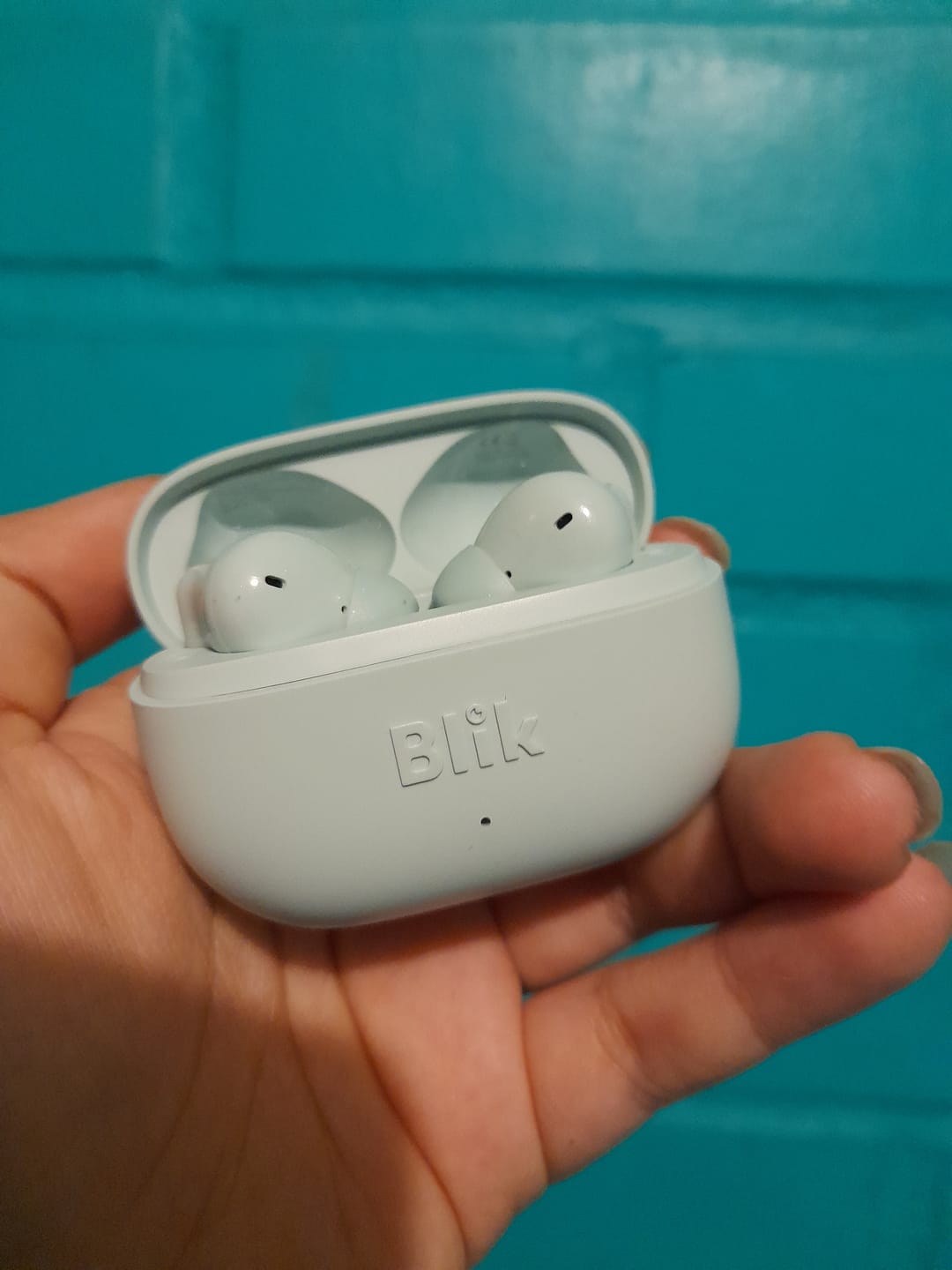 Customer photo review of Audífonos Bluetooth Inalámbricos Blik Air700 40H Verde