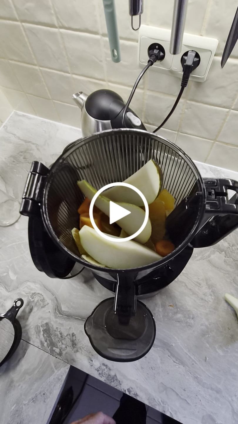Customer video review of f2500 Self Feeding Whole Fruit Juicer - Refurbished