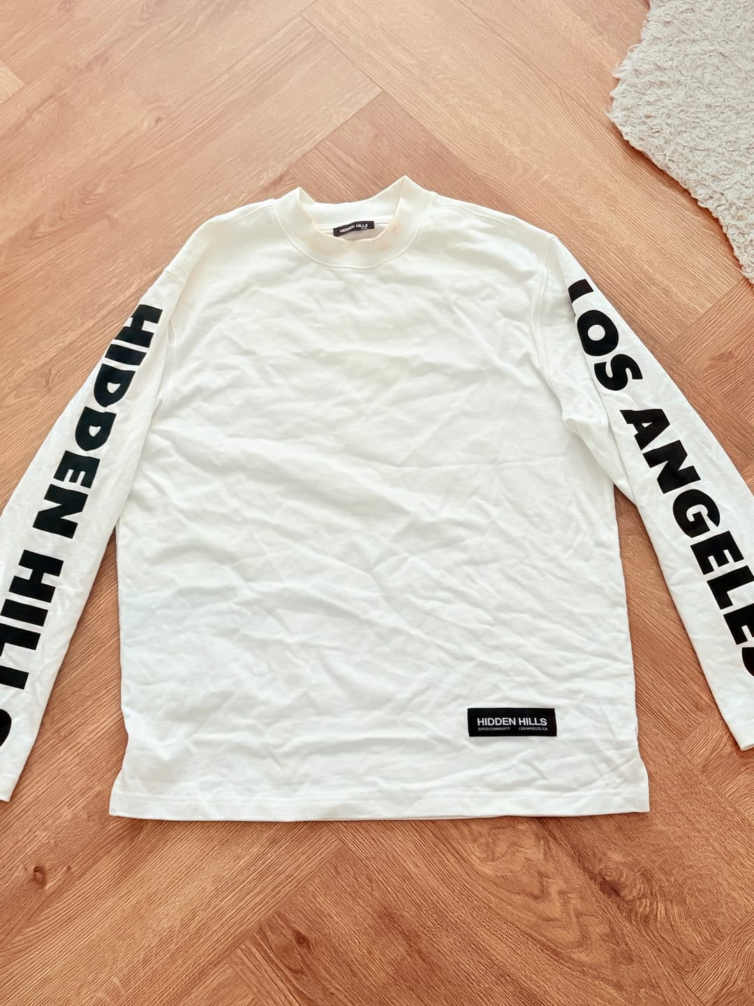 Customer photo review of LONGSLEEVE T-SHIRT WHITE