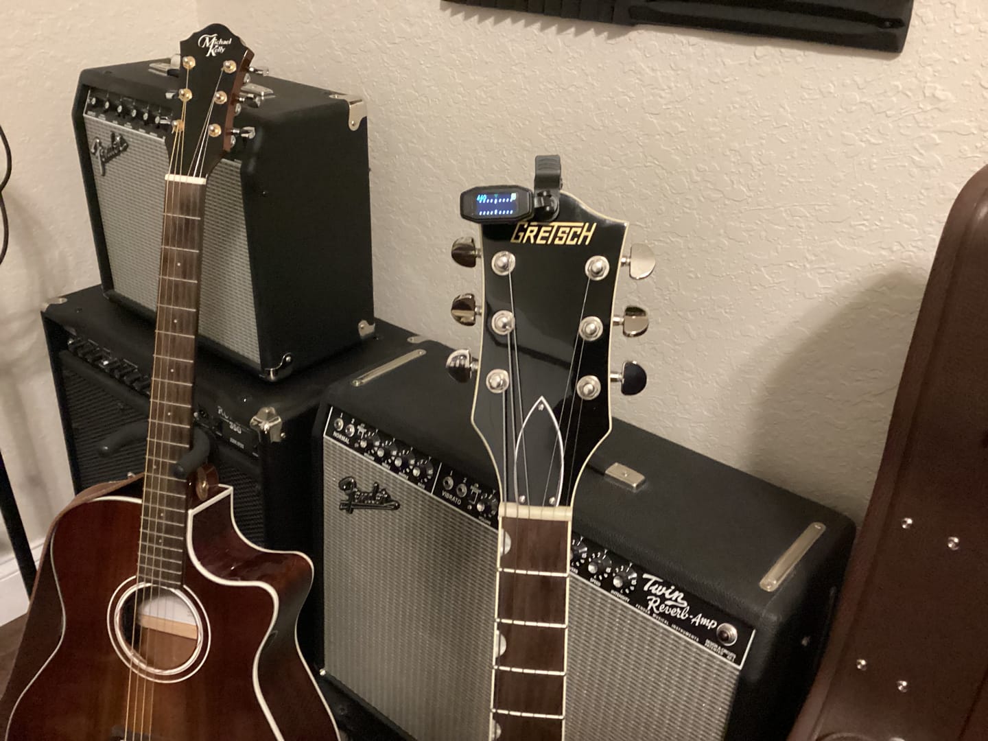 Customer photo review of DeadOn: USB-C Rechargeable Clip-On Tuner for Guitar & Bass