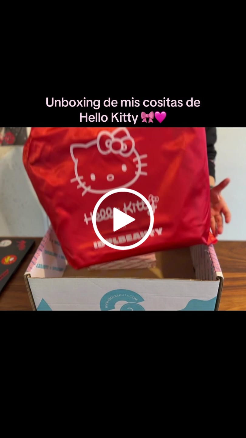 Customer video review of Colección Fashion | Hello Kitty