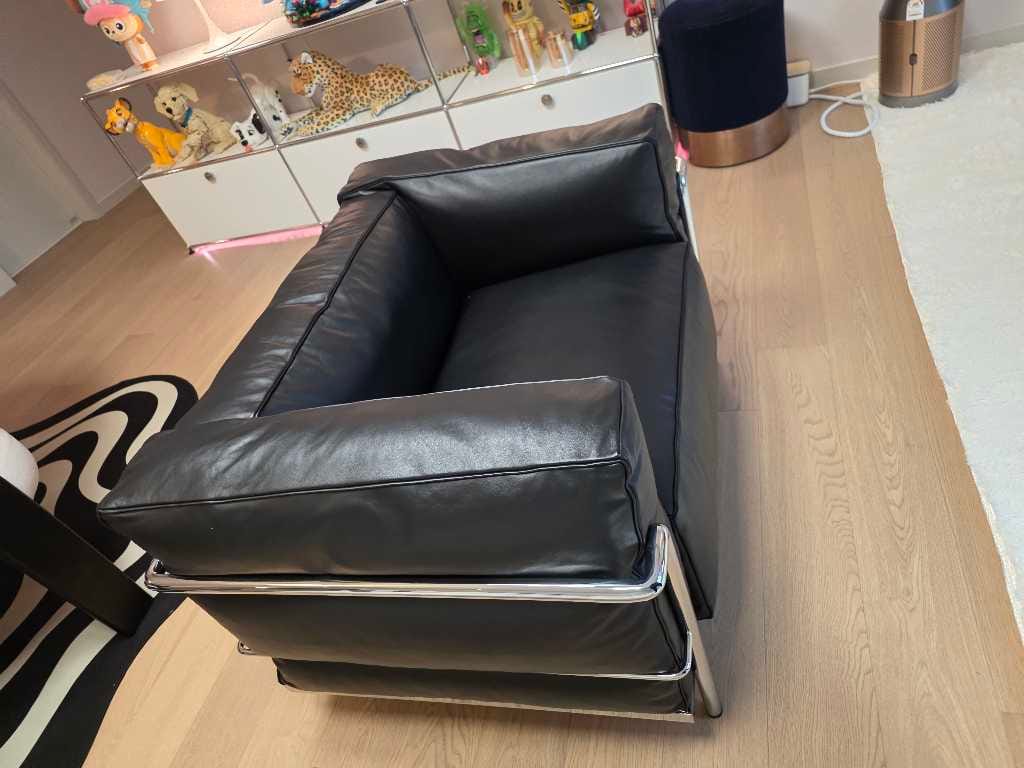 Customer photo review of LC3 - 레더 암체어