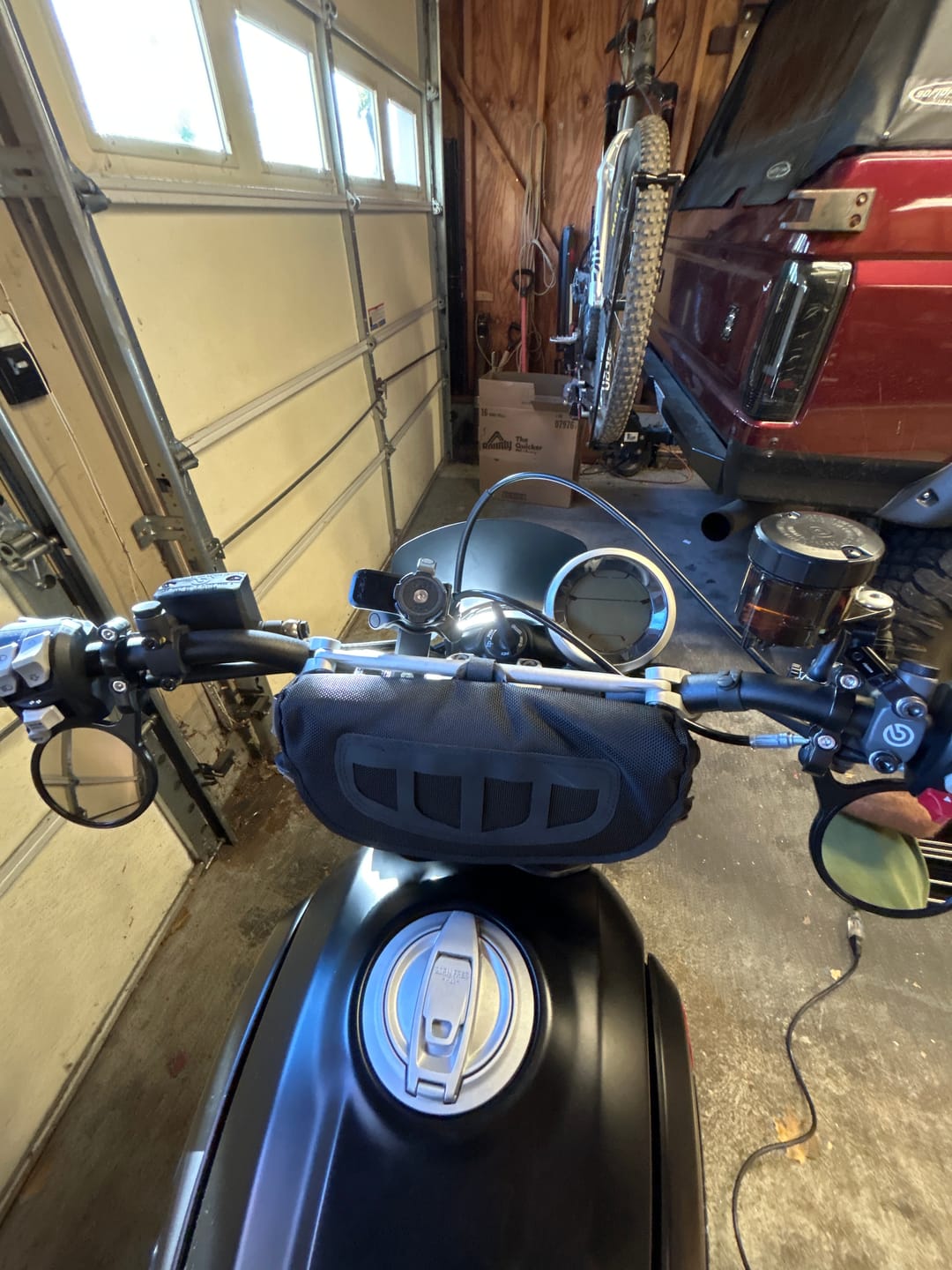 Customer photo review of 1L - Explorer Handlebar Bag For Adventure Touring Motorcycle