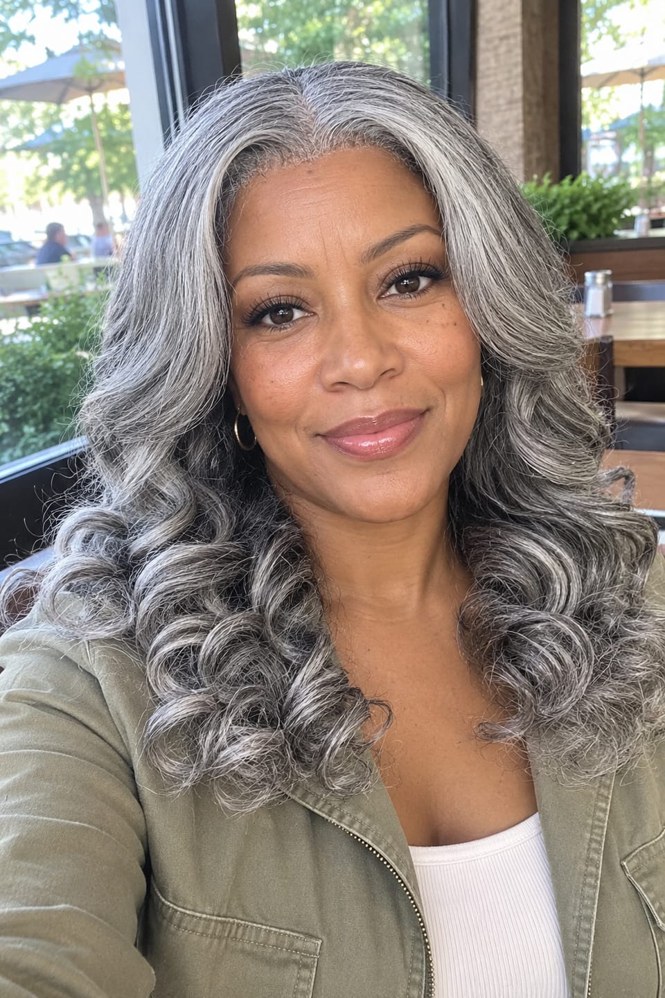 Customer photo review of Luvwin 5x5 Salt & Pepper Body Wave Glueless Bob Wig 100% Human Hair
