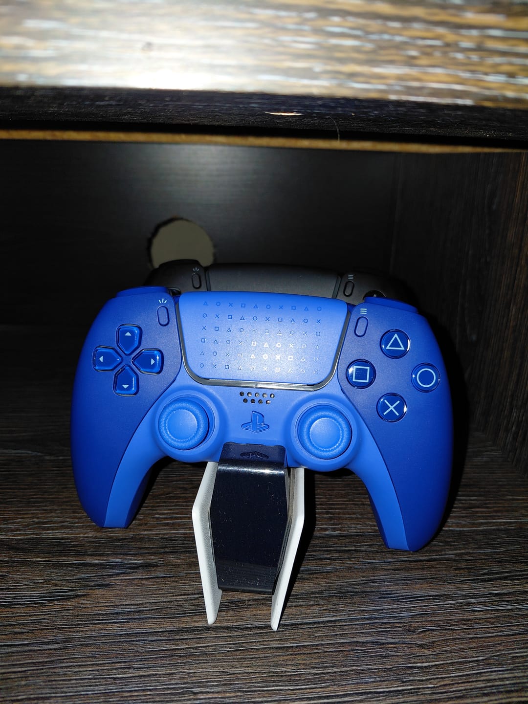 Customer photo review of PlayStation 5 (PS5) DualSense Wireless Controller - Icon Blue Special Edition