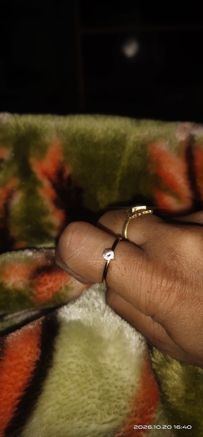 Customer photo review of Mini Solitaire Ring