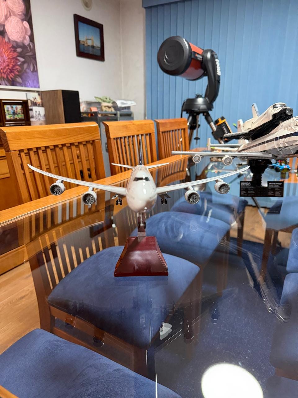 Customer photo review of Lufthansa Boeing 747 Classic Livery 1:150 Scale Model