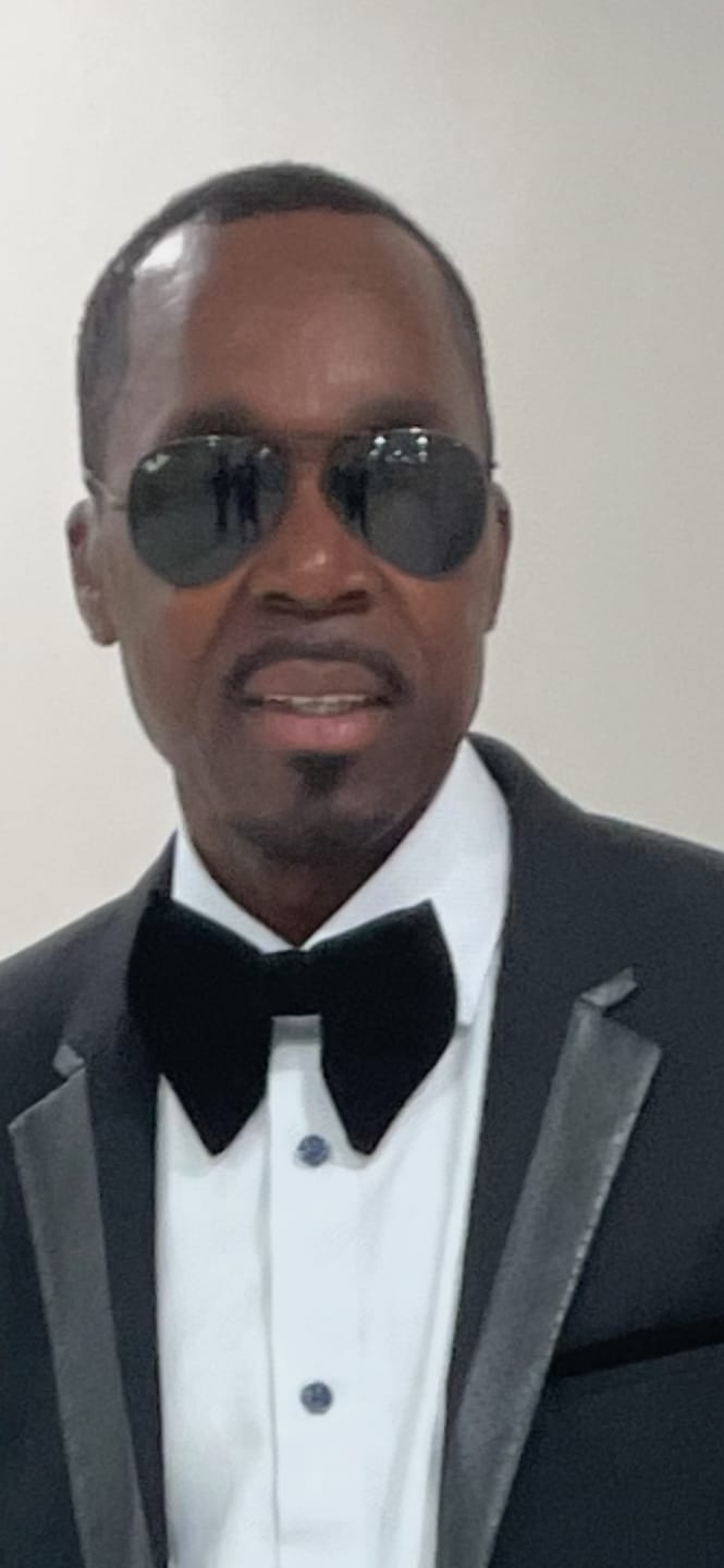 Customer photo review of Old Style Black Velvet Big Bow Tie Wedding Set