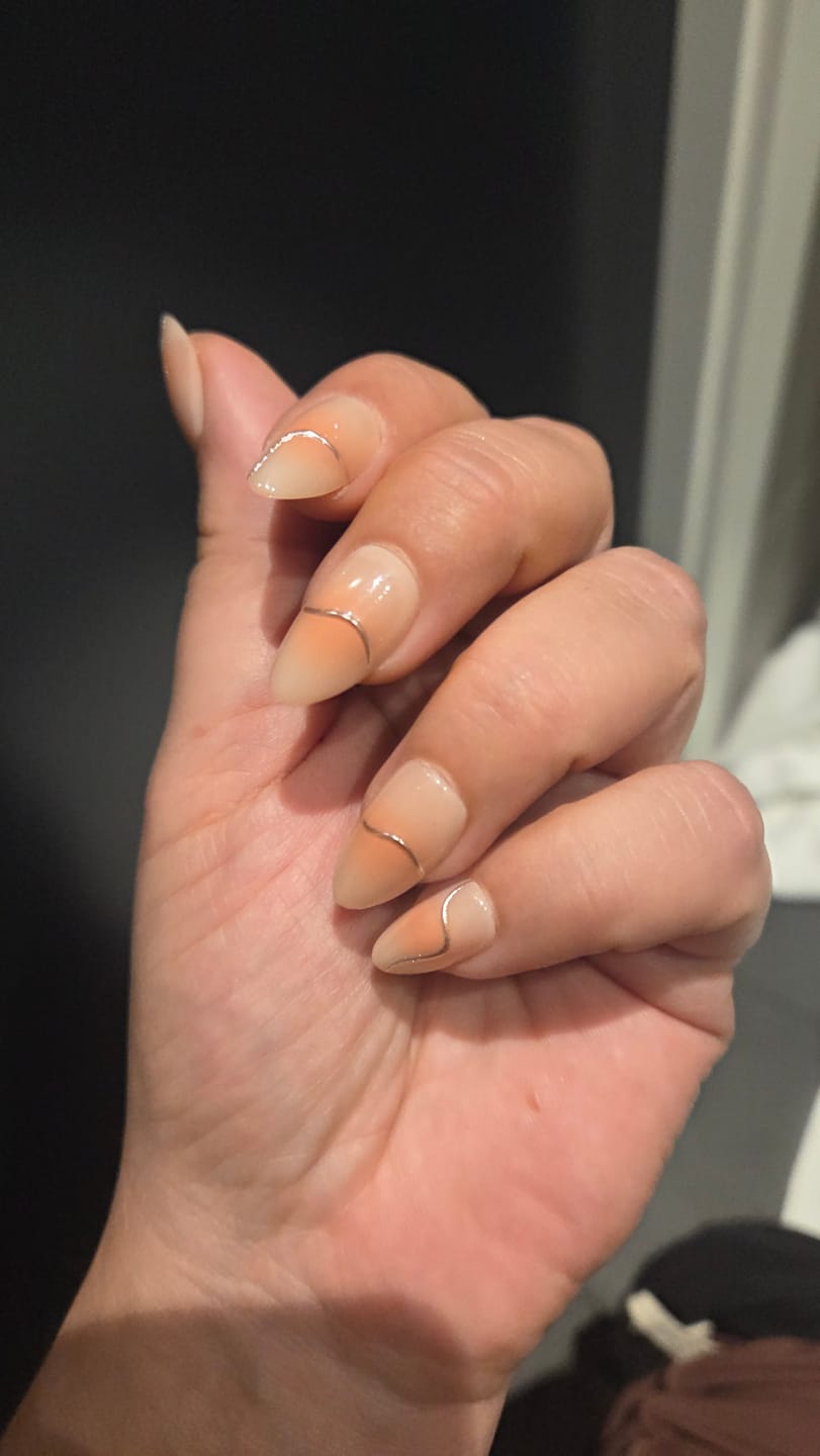 Customer photo review of Peach Aura