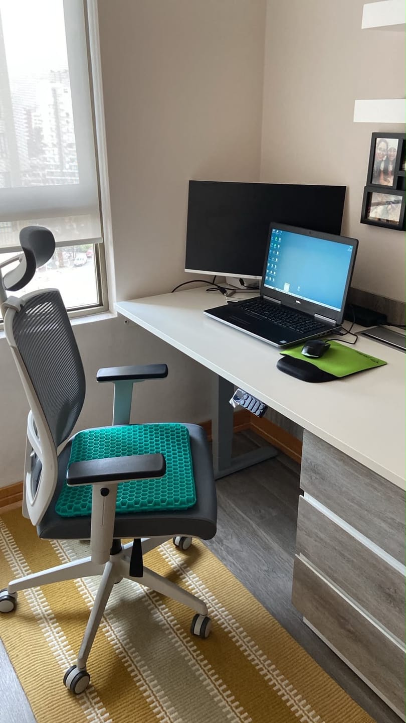 Customer photo review of Escritorio Cosmo 180x70 Eléctrico Dual Pro con pasacables Blanco/Gris
