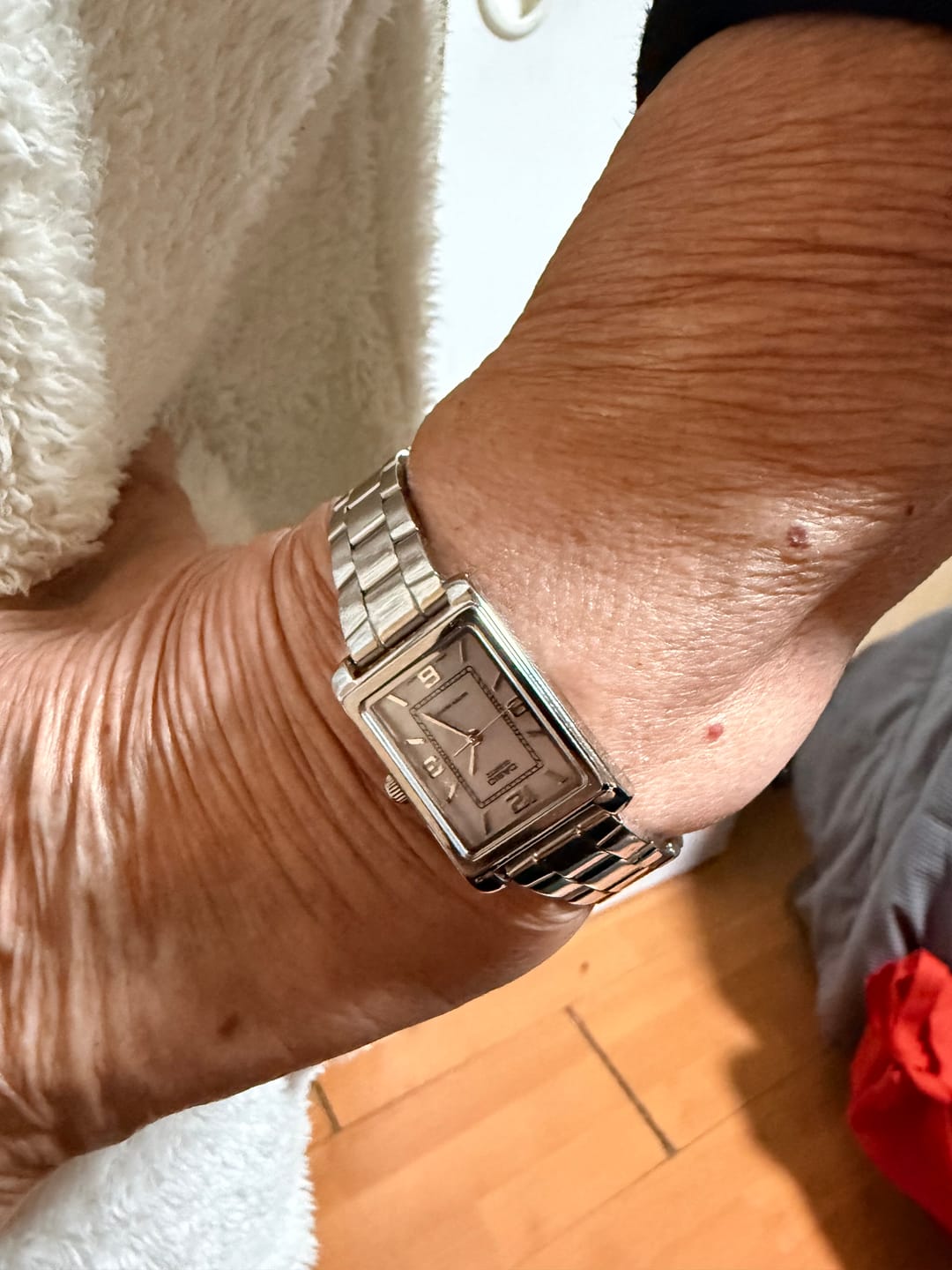 Customer photo review of Reloj Casio Tank Análogo LTP-1234DS-4A Nácar Rosa