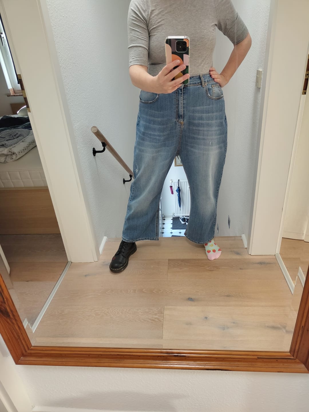 Customer photo review of JENYA Baggy Jeans