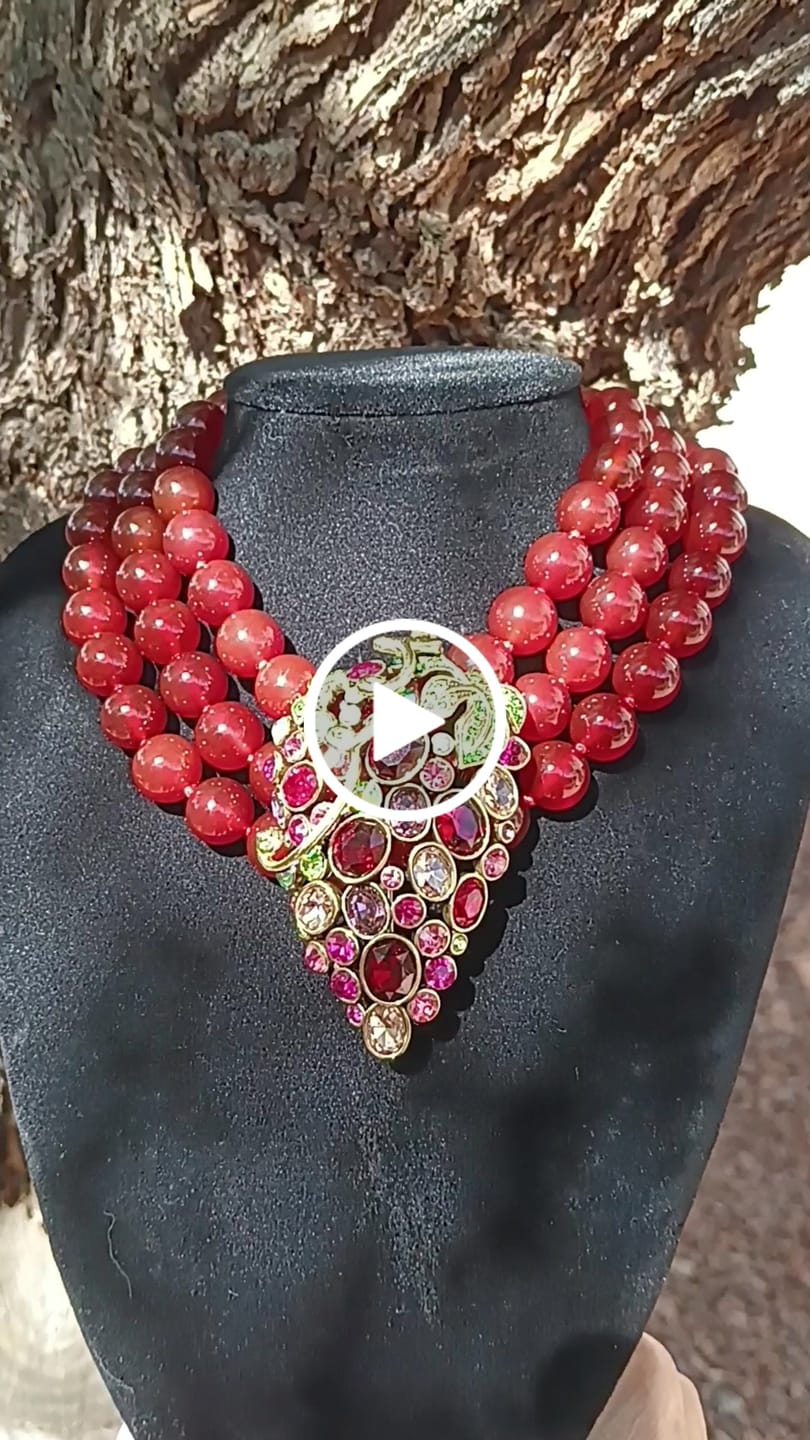 Customer video review of HEIDI DAUS® "Champagne Grapes" Crystal Grapes Brooch