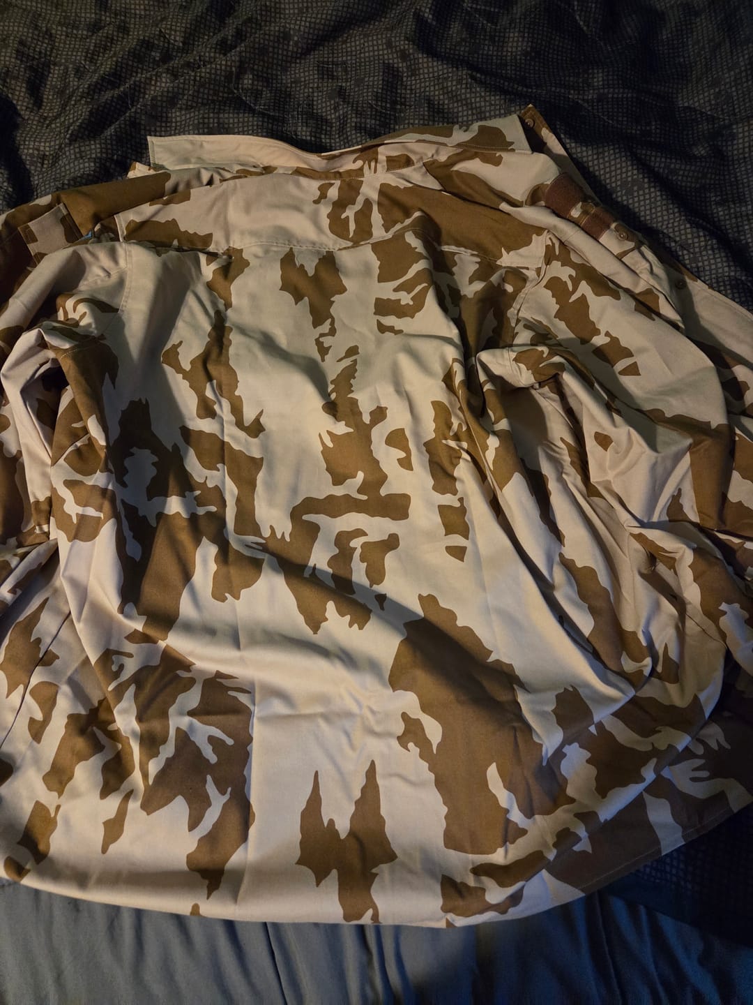 Customer photo review of Genuine Czech army shirt Desert camouflage 95 field uniform military surplus NEW