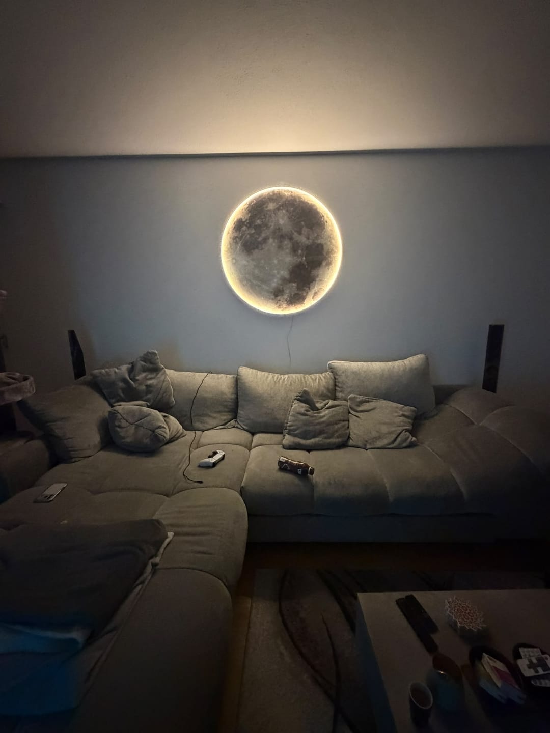 Customer photo review of Acryl-Wandbild mit Beleuchtung Moon