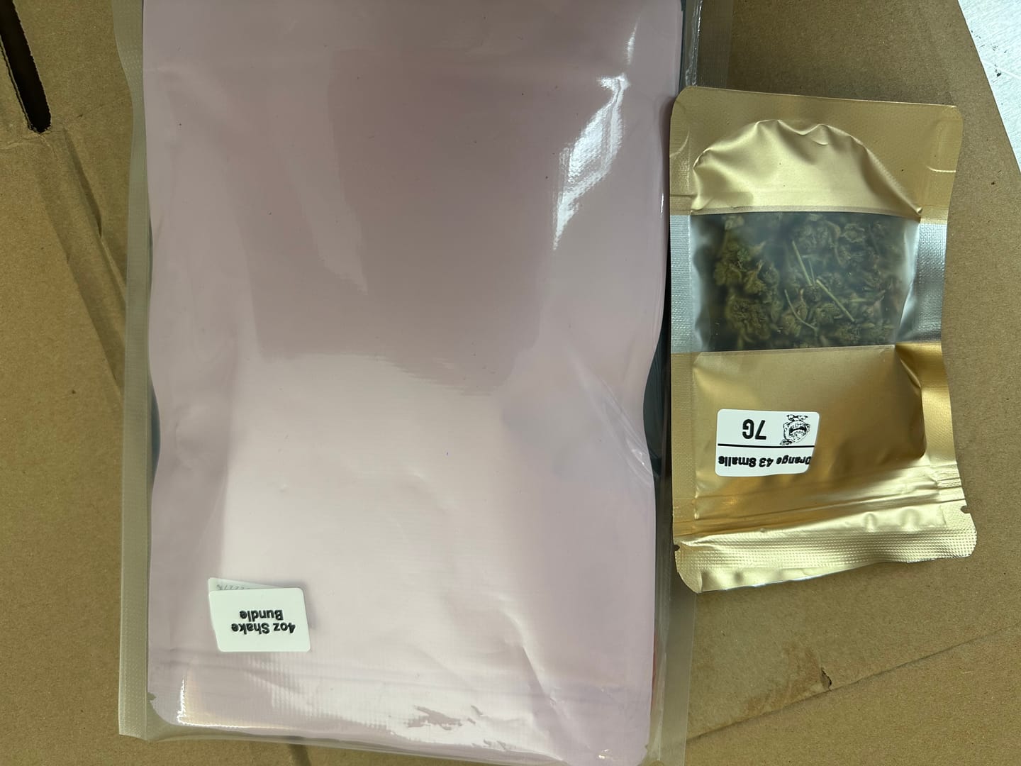 Customer photo review of 4OZ Shake Bundle x Free 7G Sativa Smalls