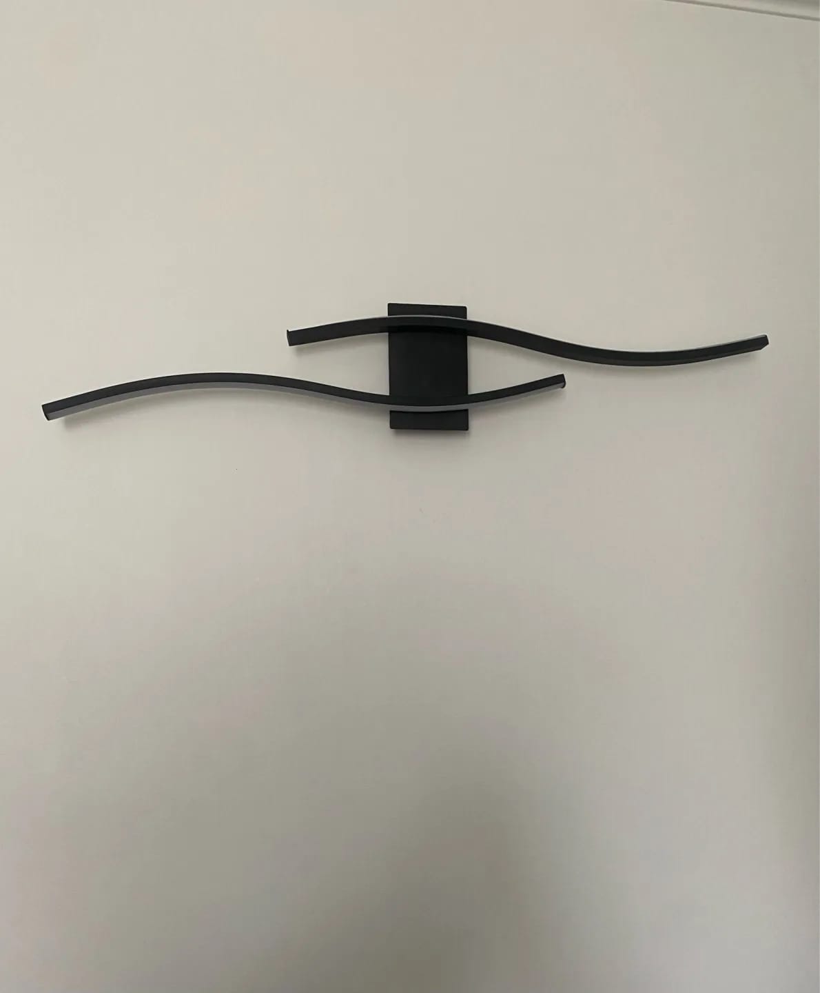 Customer photo review of Slim Iron Bar Wall Light, LED Wall Sconce, 60–120 cm