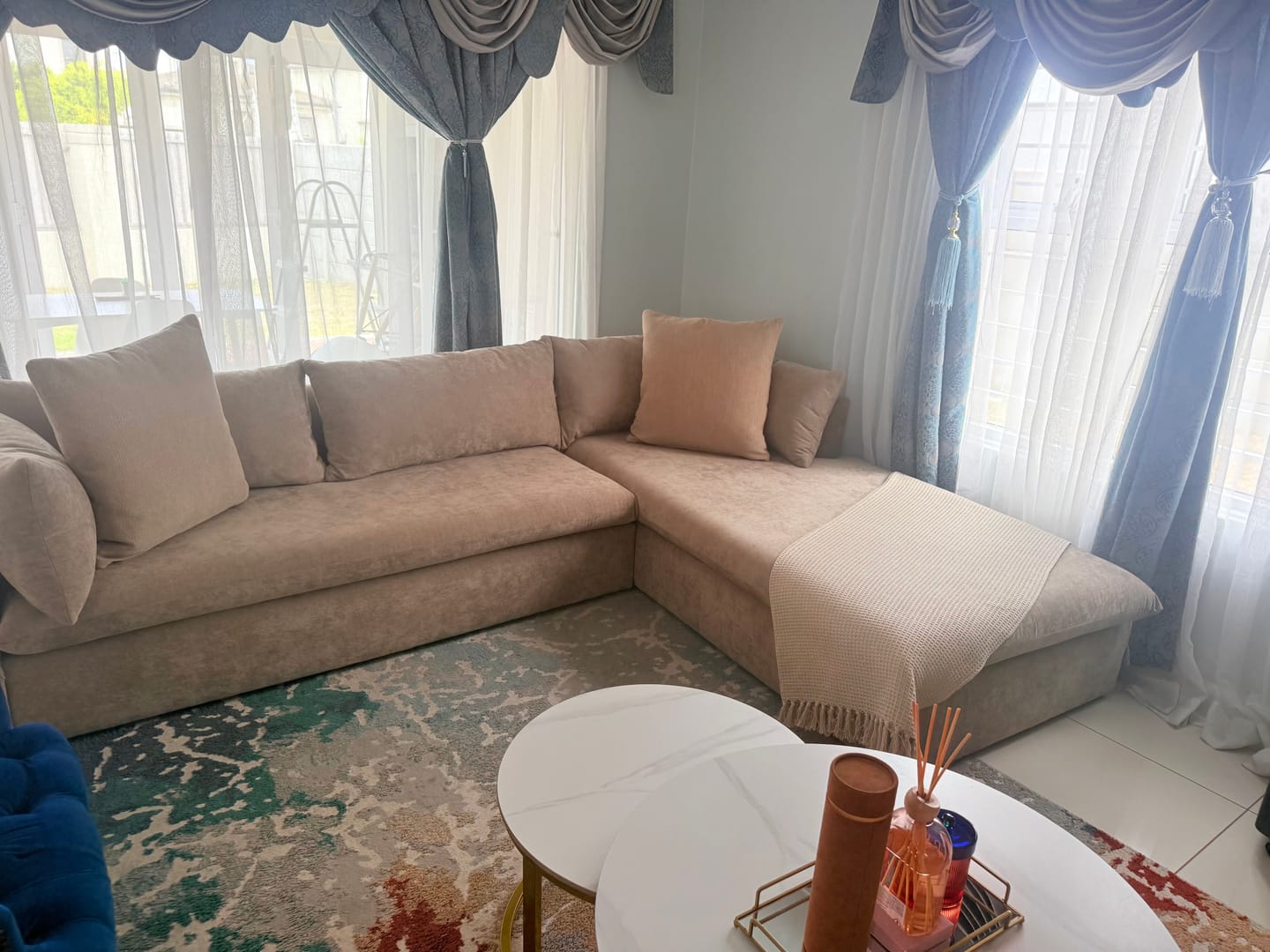 Customer photo review of Lira Luxe L Shape Medium