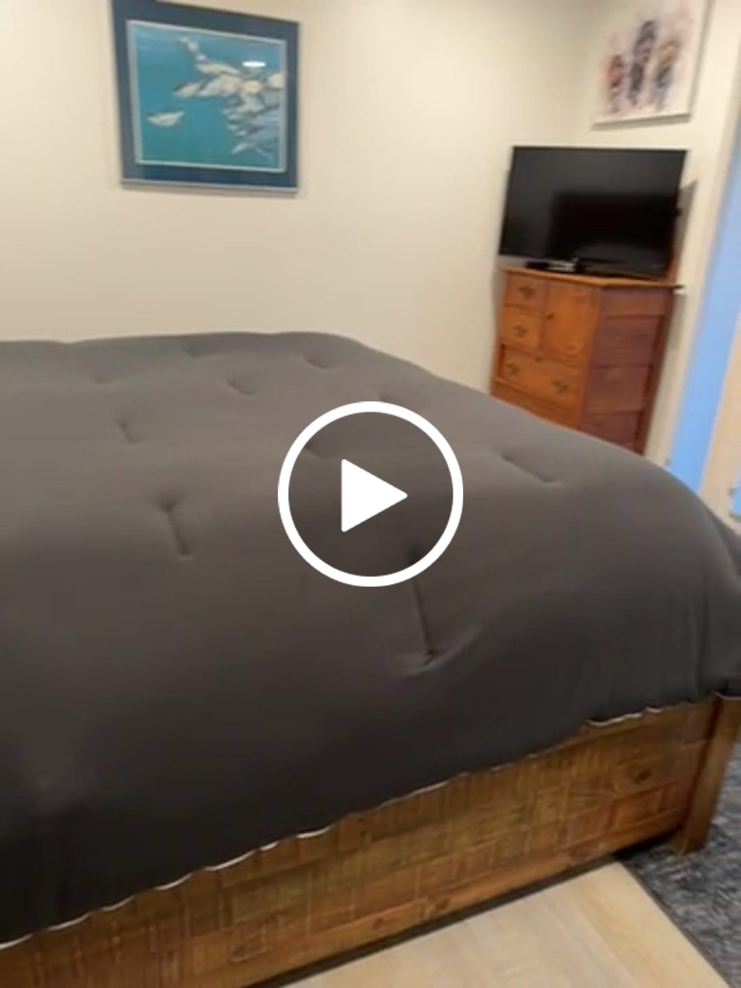 Customer video review of MarshMellow Comforter