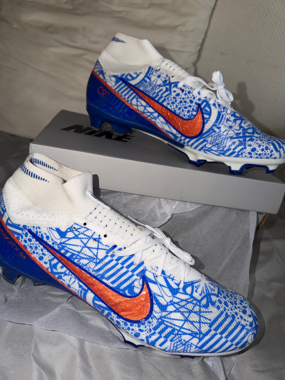 Customer photo review of Superfly 9 Elite CR7 FG 'Azulejo' Bleu/Doré