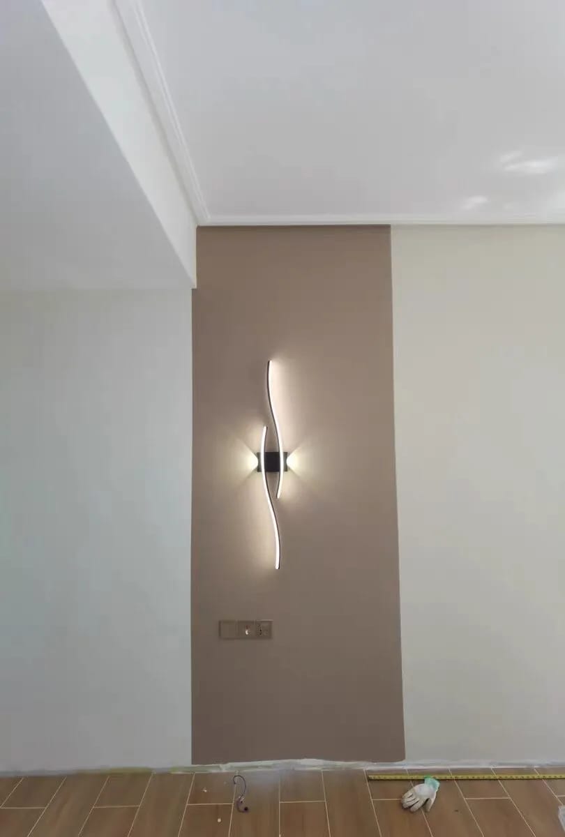 Customer photo review of Slim Iron Bar Wall Light, LED Wall Sconce, 60–120 cm