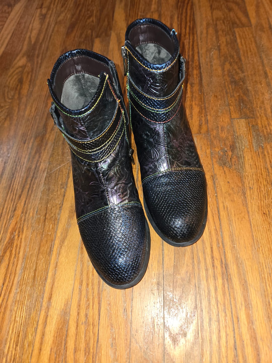 Customer photo review of Vintage Handmade Embossed Dragonfly Flat Shoes
