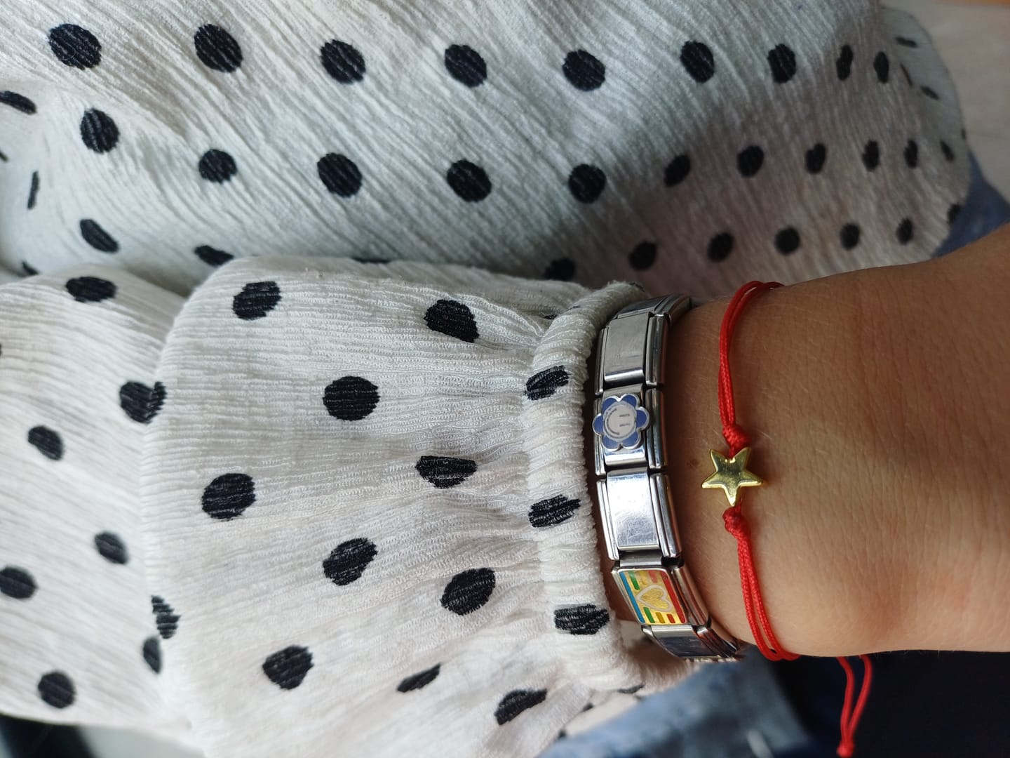 Customer photo review of Pulsera Hilo Con Estrella Dorada