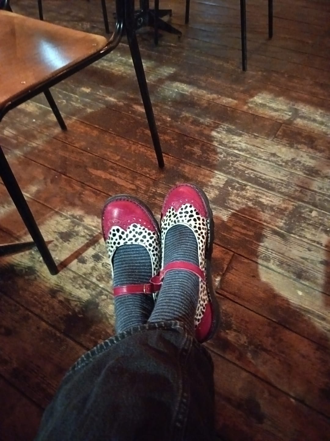 Customer photo review of Fisima Pony Red scarpa bassa in cavallino e pelle rossa suola vibram artigianale toscana