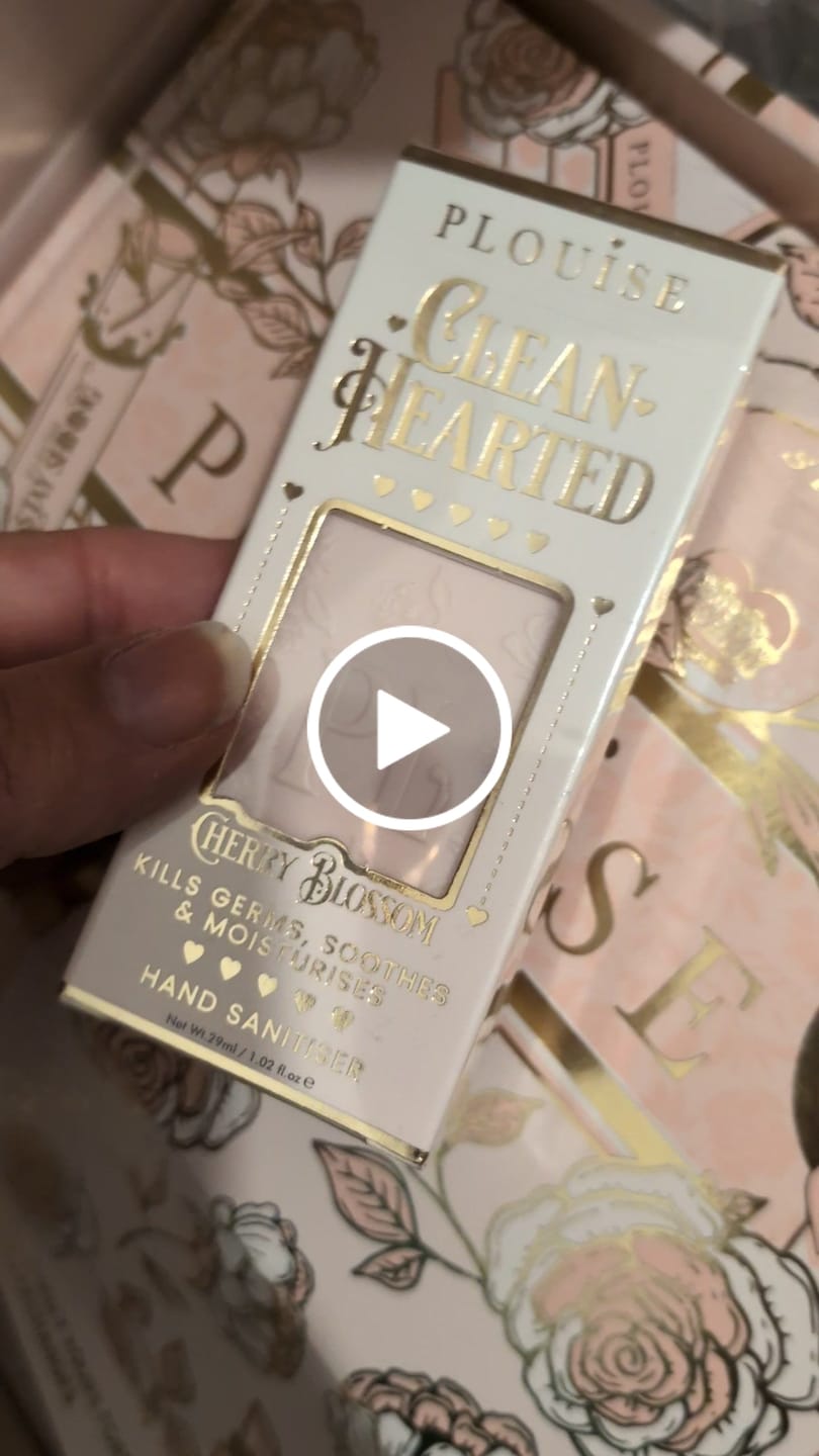 Recenzia video a clientului despre Clean Hearted Hand Sanitizer Spray (29ml)