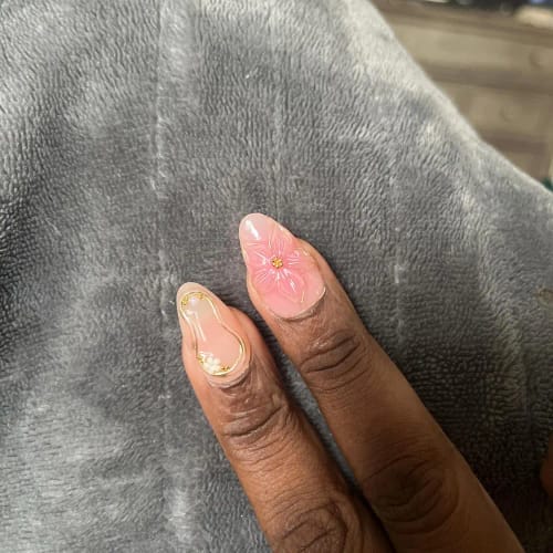 Customer photo review of Warm Sweater Reusable Press On Nails