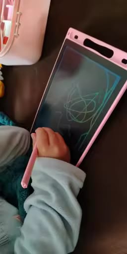 Customer photo review of Montessori SketchPad™- Tavoletta da Disegno LCD