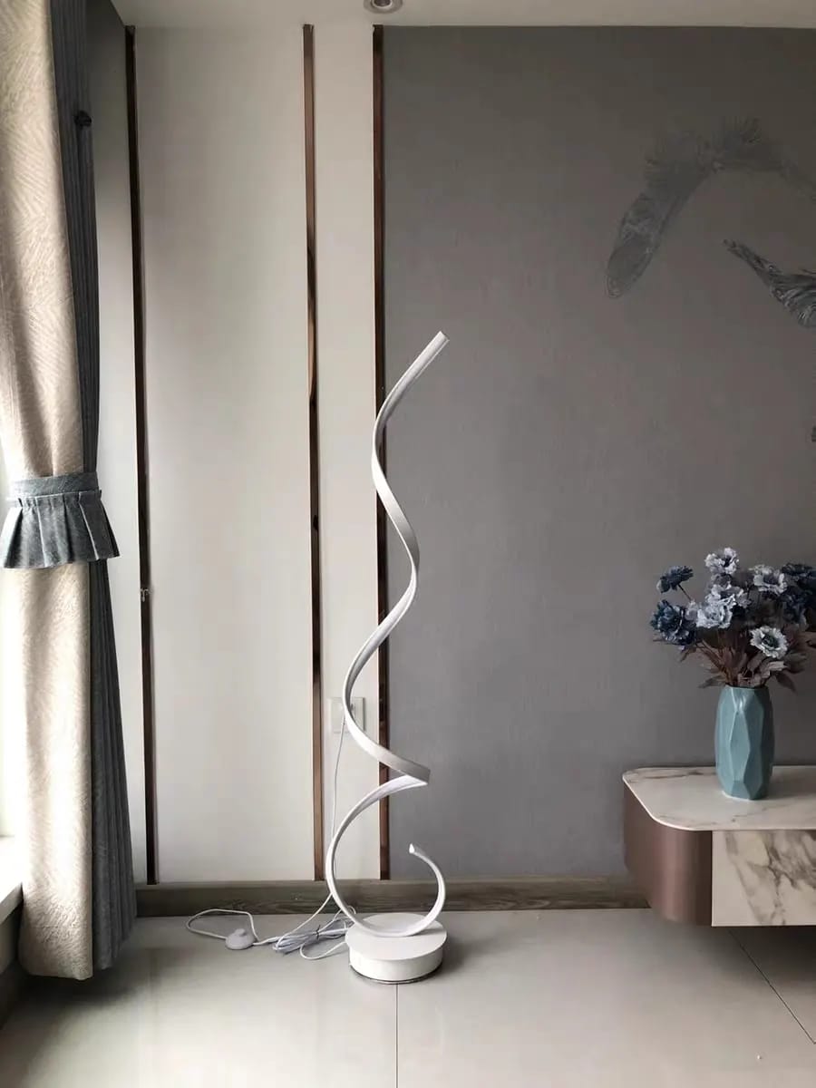 Customer photo review of Spiral LED Floor Lamp, Aluminium and Acrylic, 133 cm, Plug In