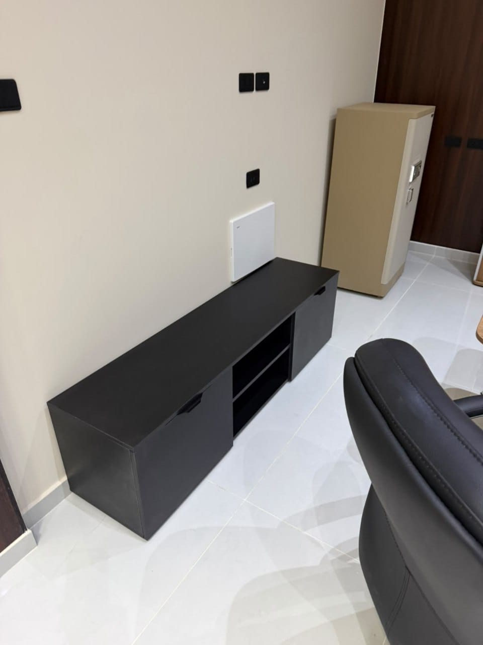 Customer photo review of ترابيزة تليفزيون 160x40سم - OVCH-078