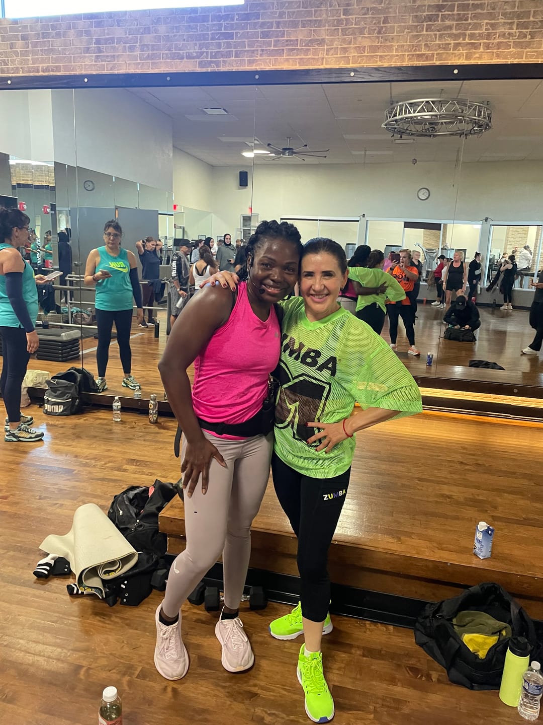 Customer photo review of Ultrabright Oversized Mesh V-Neck Top